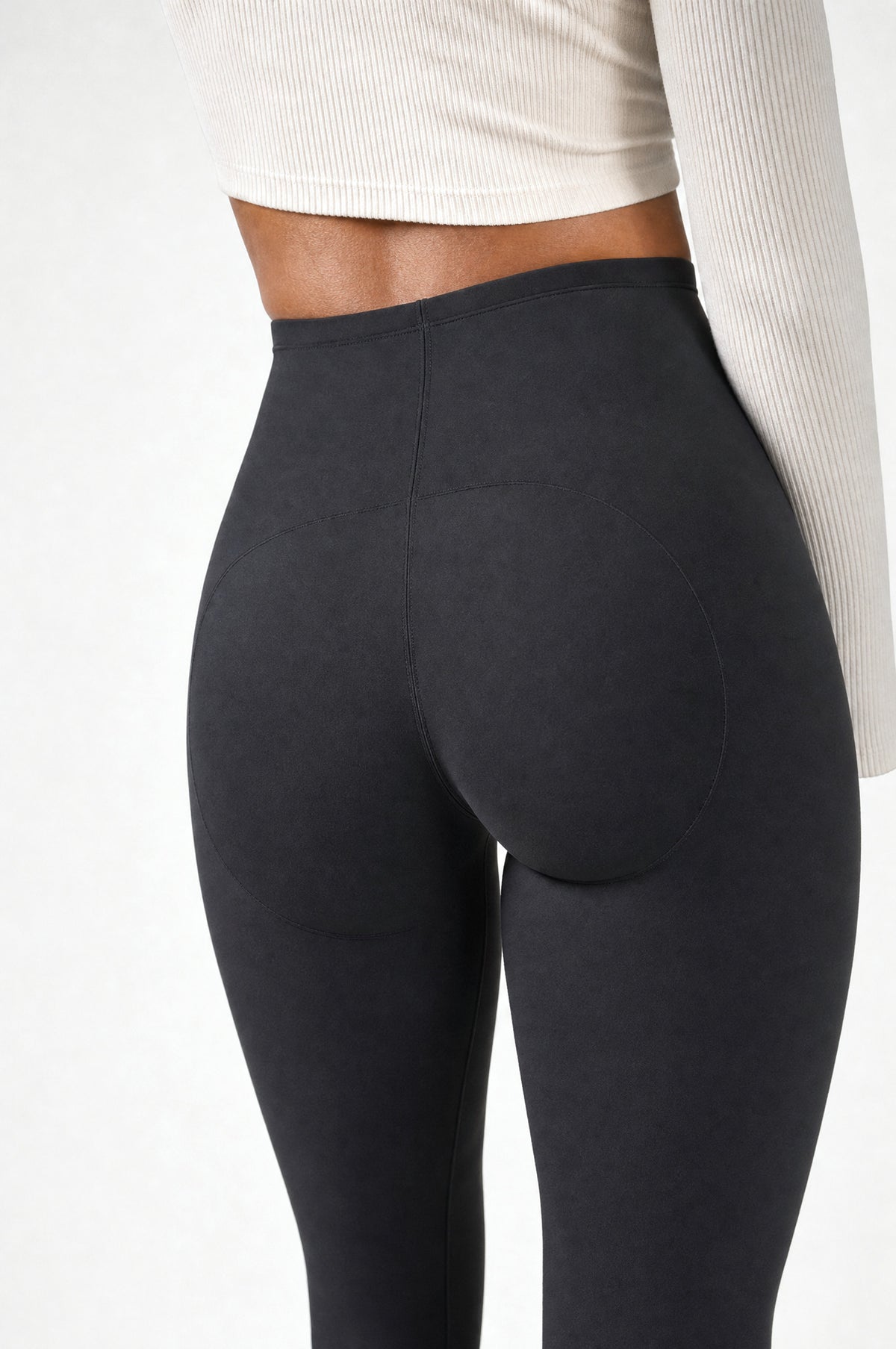 The Regent Tummy-Control Leggings: shaped, lifting seat detail