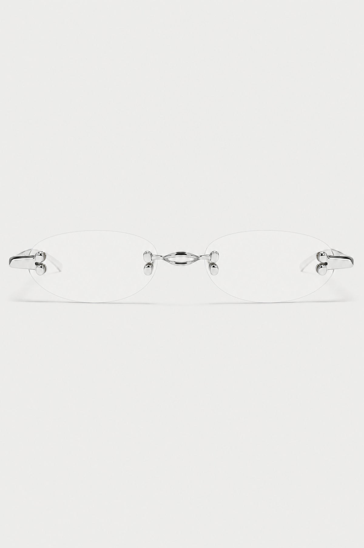 The Chiswick Oval Sunglasses in Silver Clear, front